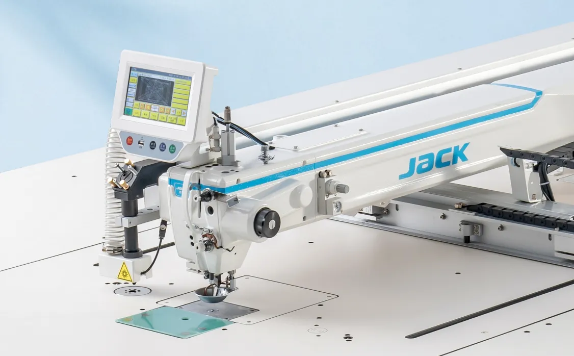 Jack M7 Large-Area Pattern Sewing Machine
